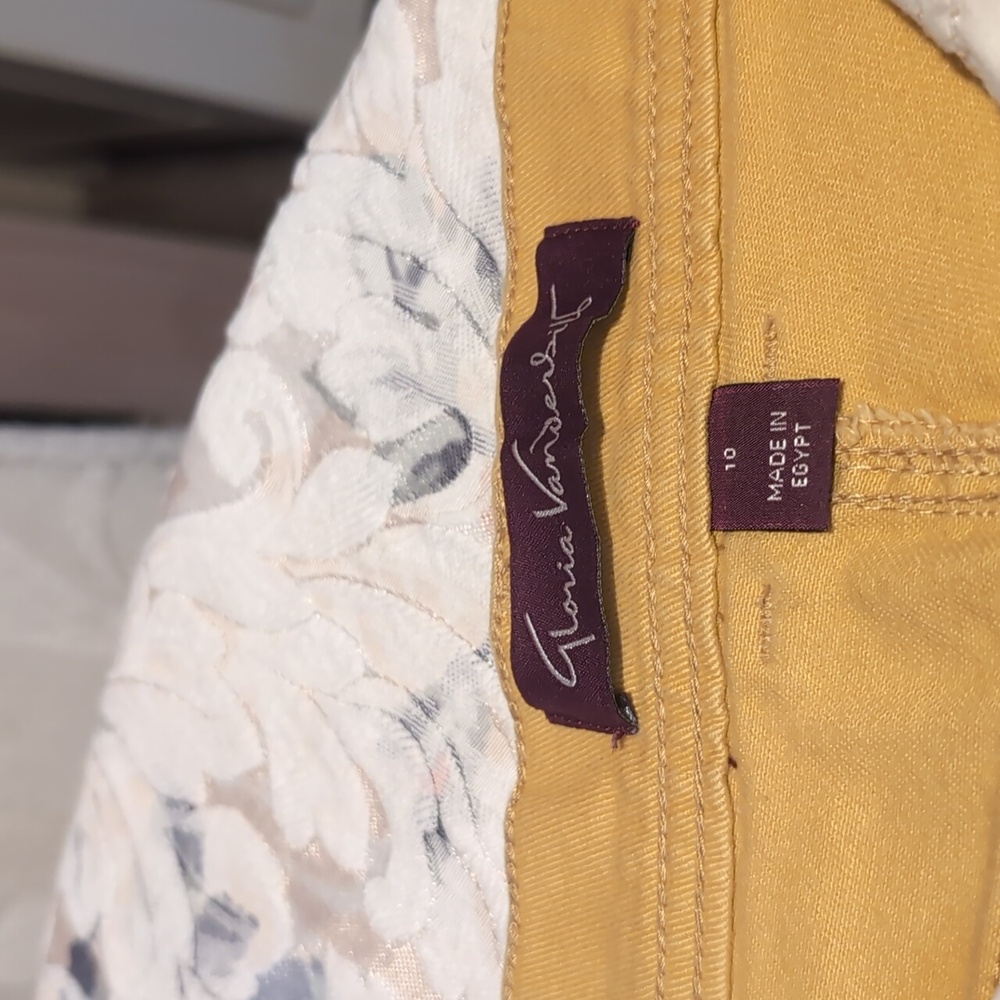 Gloria Vanderbilt Jeans - Picture 2 of 4
